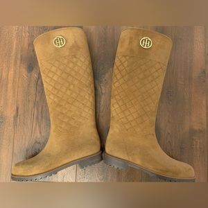 Tommy Hilfiger size 8 womens rain snow waterproof boot